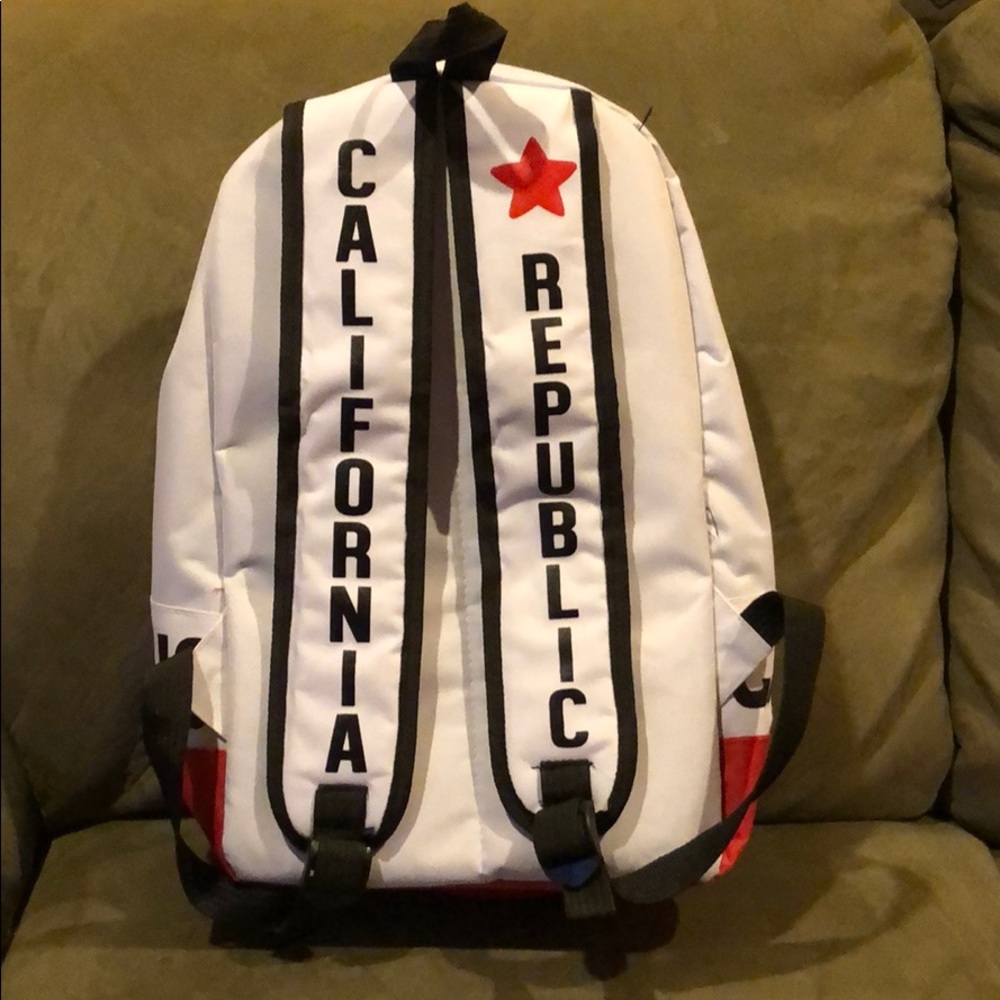 Backpack - Picture 2 of 4